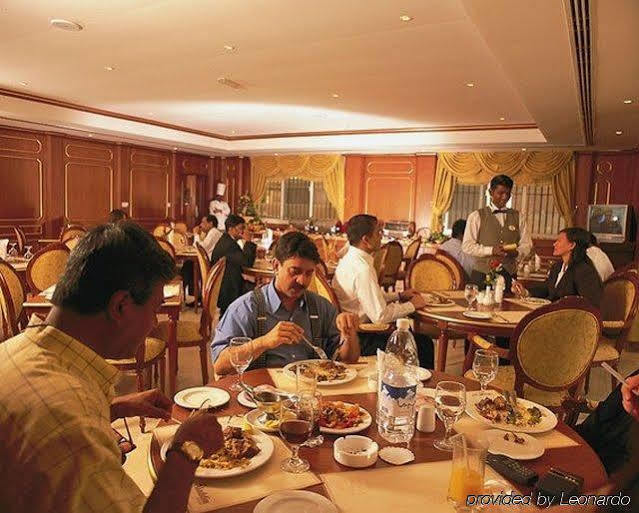 Winchester Grand Hotel Apartment Dubai Restaurant photo